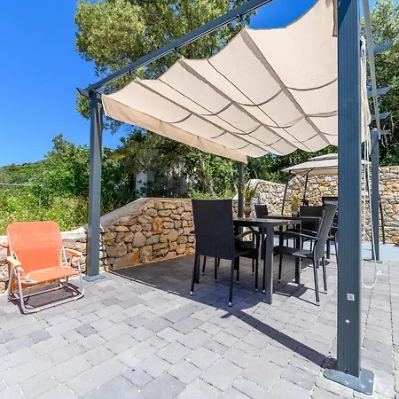 Forever בית הארחה Miholascica