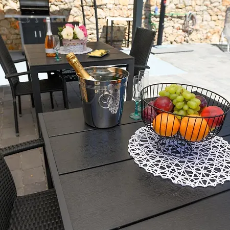 Pensjonat Forever Miholascica