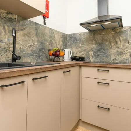 Forever בית הארחה